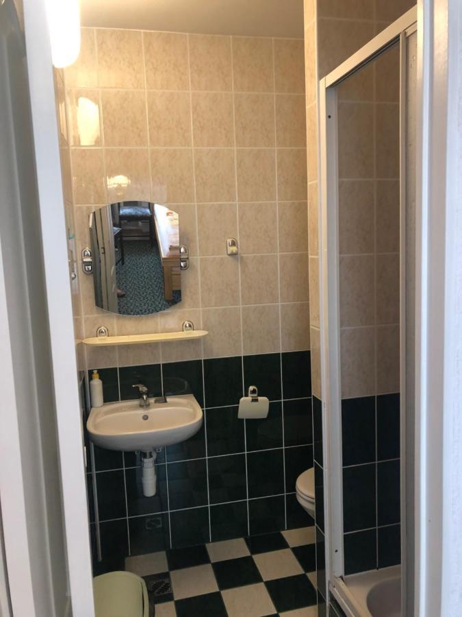 U Henryki Daire Kolobrzeg Dış mekan fotoğraf